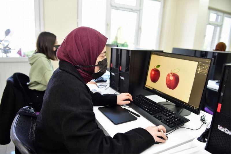 Bursa Yıldırım Belediyesi bilgisayar kurslarına devam ediyor 