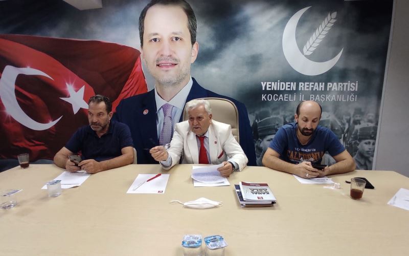Yeniden Refah Partisi Genel Başkan Danışmanı ve Kocaeli İl Başkanı Mehmet Aras, 12 ilçenin ilçe başkanlarını olağanüstü topladı.