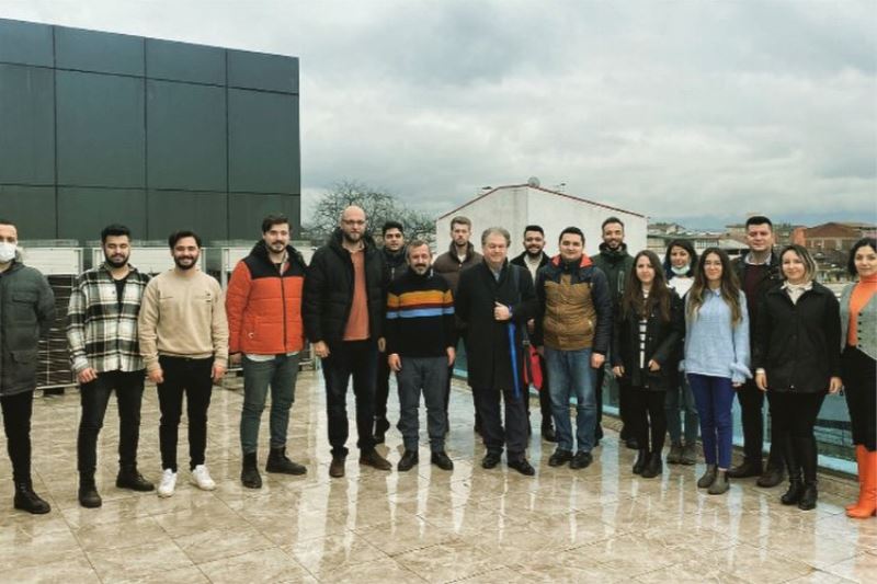 Kocaeli İzmit Belediyesi Sanat Akademisi, uzman eğitmenlerle güçleniyor
