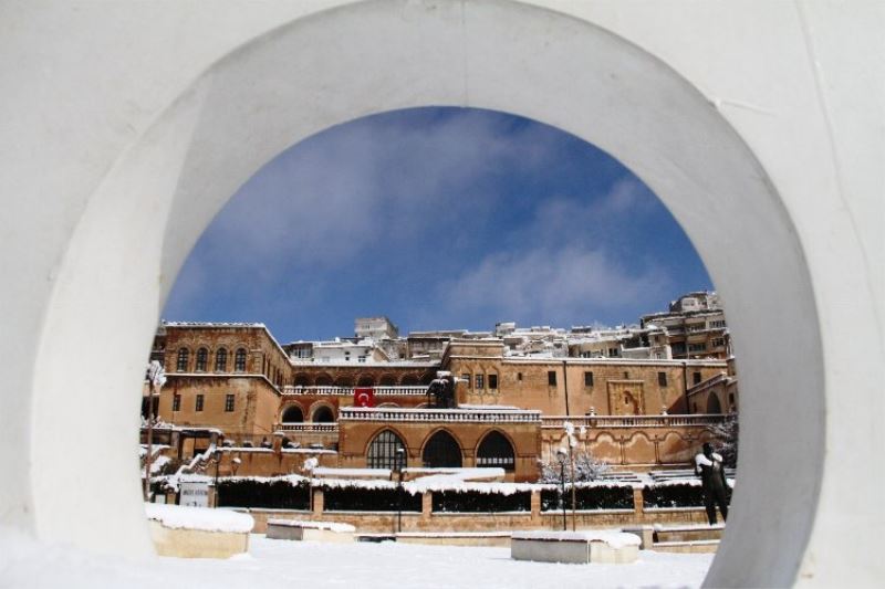 Mardin’de kartpostallık kar manzaraları