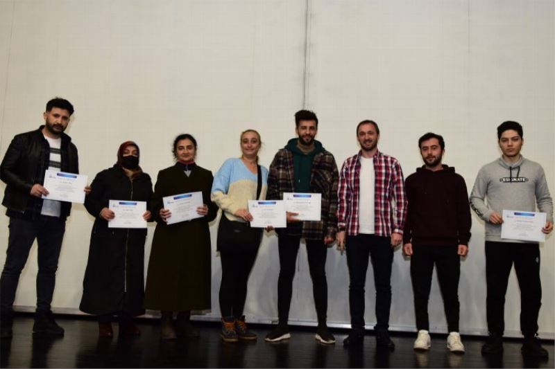 Bursa Yıldırım Belediyesi ‘Dijital Pazarlama Akademisi’ mezunlarını verdi 