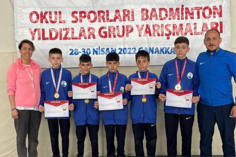 Bursa Osmangazili badmintoncular Çanakkale