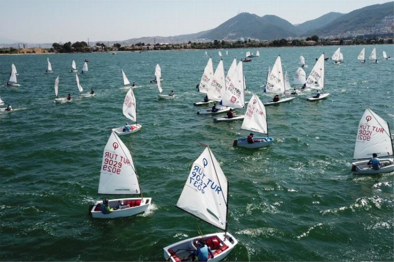 Geleceğin yelken sporcu kızları İzmir Narlıdere