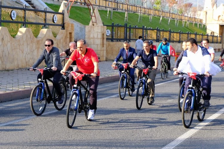 Bingöl’de bisiklet turuyla Cumhuriyet coşkusu