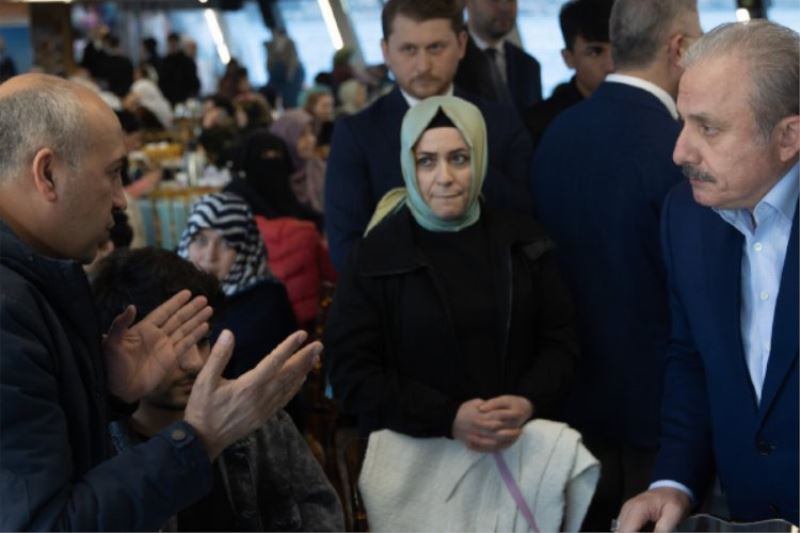 Meclis Başkanı Şentop, depremzedelerle İstanbul
