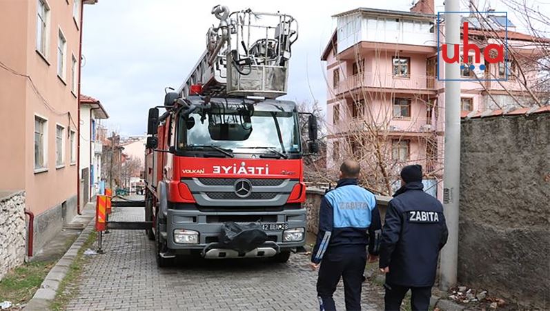 Mahsur kalan kediyi belediye ekipleri kurtardı