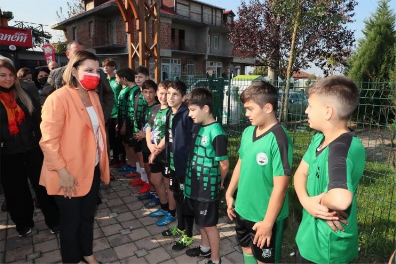 İzmit Belediye Başkanı Hürriyet, Şirinsulhiye Spor Kulübü’nü ziyaret etti