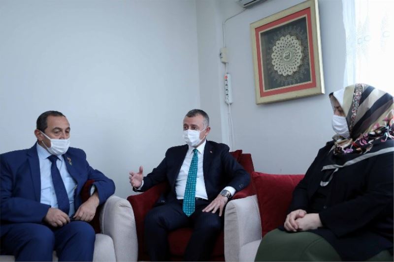 Kocaeli Belediye Başkanı Büyükakın, şehit ailesini ziyaret etti 