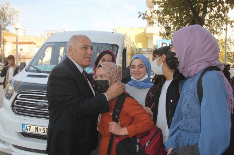 Mardin Yeşilli Belediye Başkanı Demir, kız çocuklarının okumasına dikkat çekti 