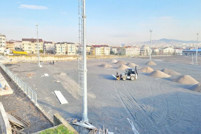 Kocaeli Darıca Nene Hatun çim serimine hazırlanıyor