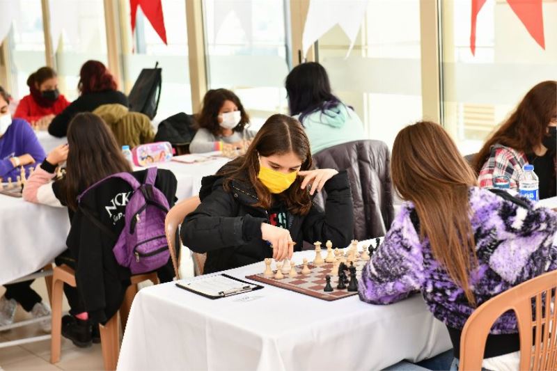 İzmir Çiğli’de Satranç İl Birinciliği Turnuvası sona erdi