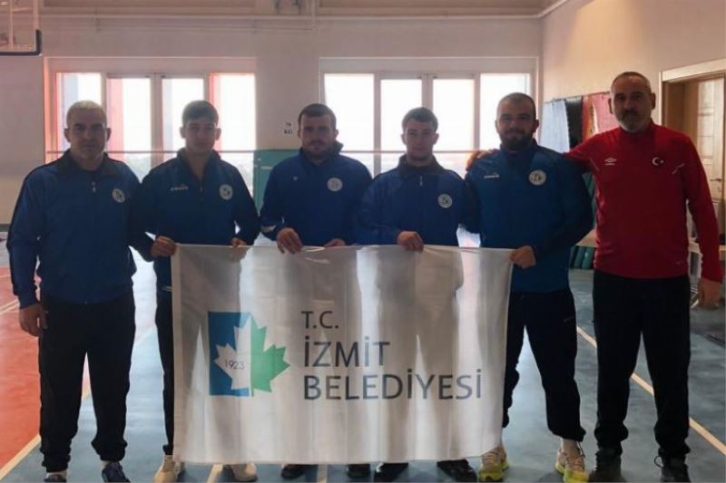 Kocaeli İzmitli Güreşçiler U23 Türkiye Şampiyonası’nda mindere çıktı