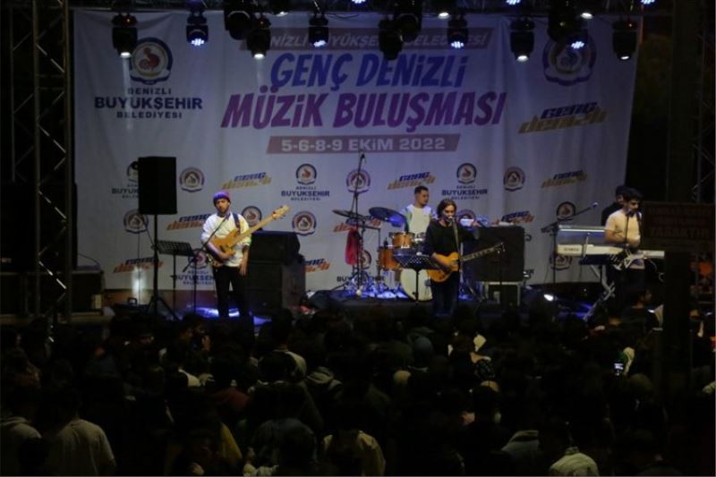 Denizli gençler muhteşem konserlerle coştu