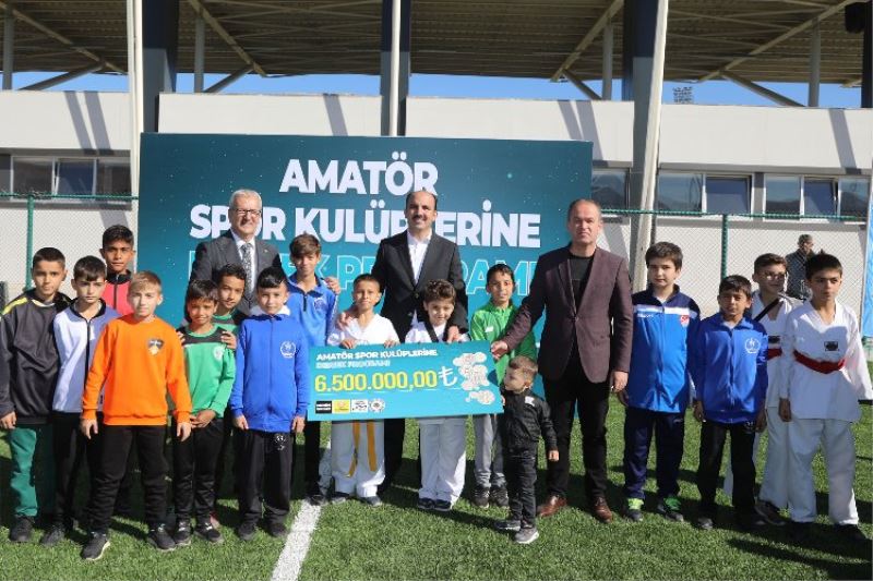 Amatör spor kulüplerine 6,5 milyon liralık malzeme desteği