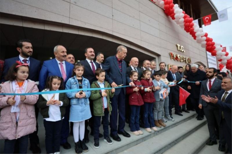 Cumhurbaşkanı Erdoğan, Artvin Yusufeli Belediye Binası
