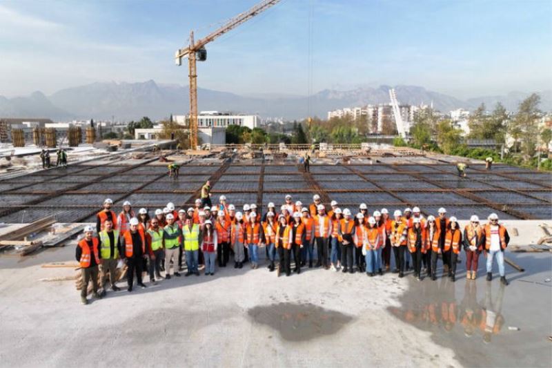 Öğrenciler katlı otopark projesini inceledi