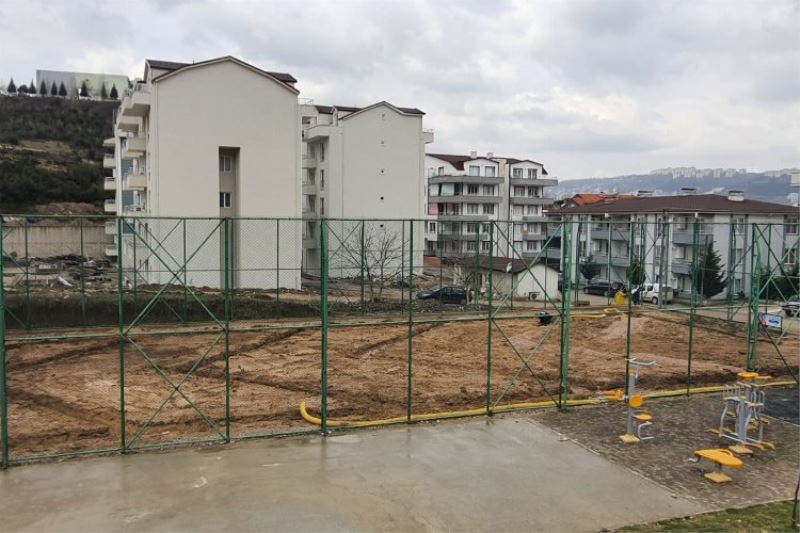 Kocaeli İzmit Belediyesi, sahaları bakımdan geçiriyor