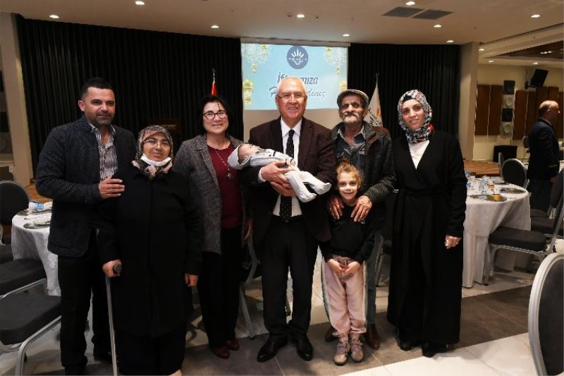 İzmir Karabağlar, şehit aileleriyle iftarda buluştu