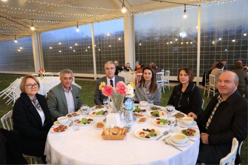 İzmir Güzelbahçe’de gazi ve şehit yakınlarına iftar