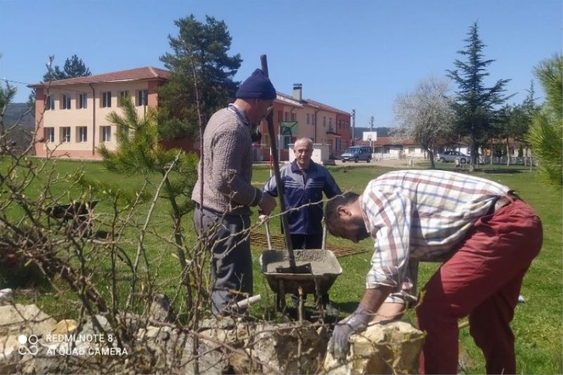 Okul yöneticisinin ara tatilde hummalı çalışması