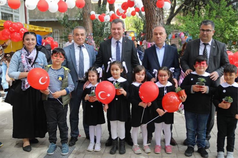 İzmir Bergama’da 23 Nisan kutlamaları başladı