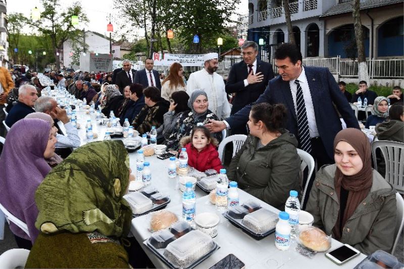 Ramazan’ın bereketi Osmangazi ile Balkanlar’a taştı