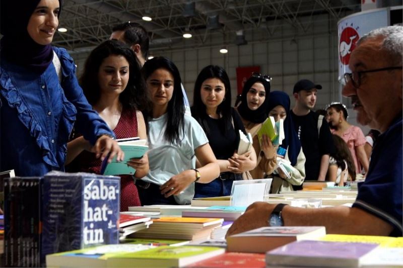 Vatandaşlar Gaziantep Kitap Fuarı