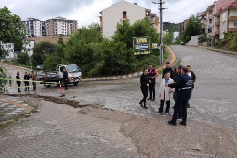 Bartın Valisi yağmurdan zarar gören yerleri inceledi