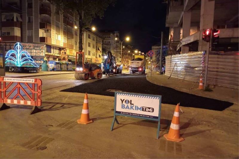 Trafiğe engel olmamak için gece yarısı asfalt