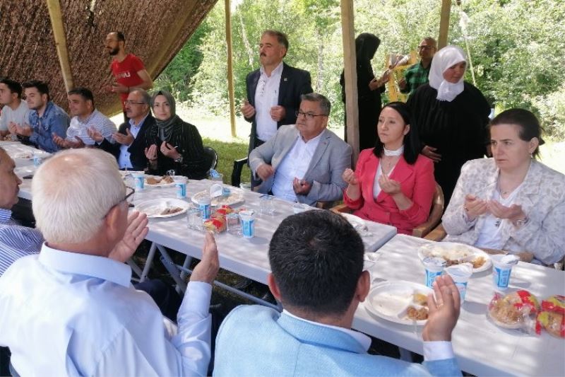 Bilecik’te Pazaryerinde geleneksel buluşmaya yoğun ilgi