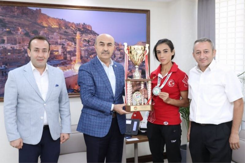 Milli atlet Fatma Arık’tan Mardin Valisi Demirtaş