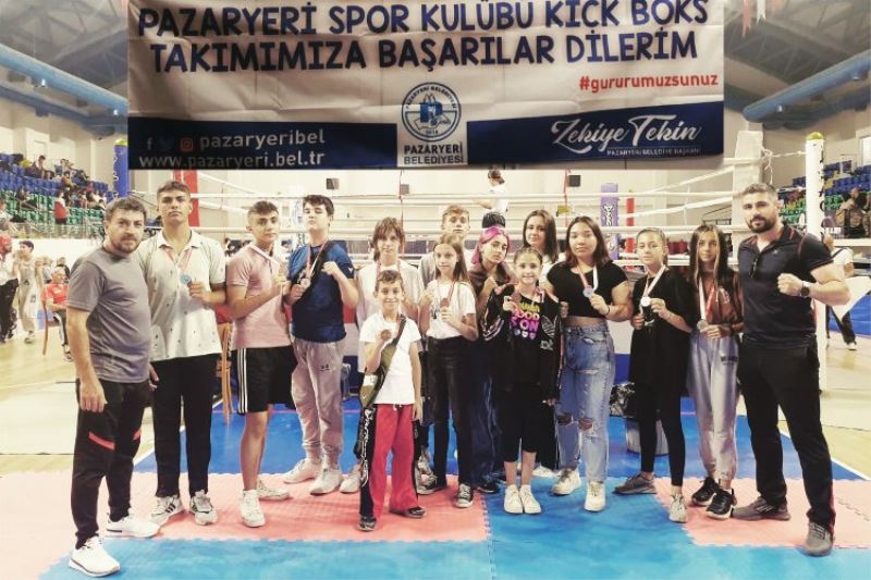 Pazaryerispor Kickboks sporcuları Kütahya