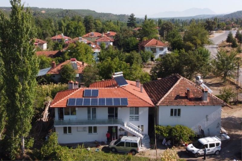 Orman köylüsü elektriğini güneşten alıyor