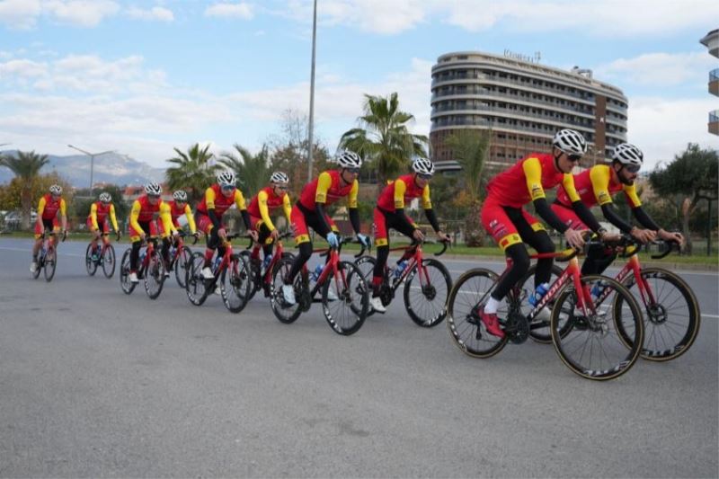 Bisiklet turizmde yukarı pedallayacak