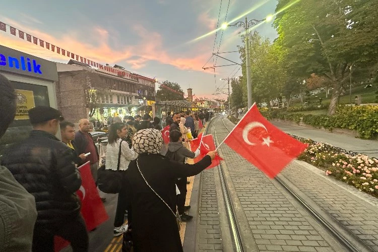 Konya şanlı bayrağımızla donatıldı