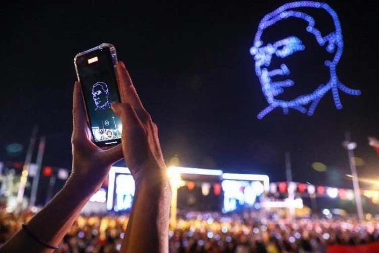 Antalya 100. Yıl için akın akın meydanlara indi