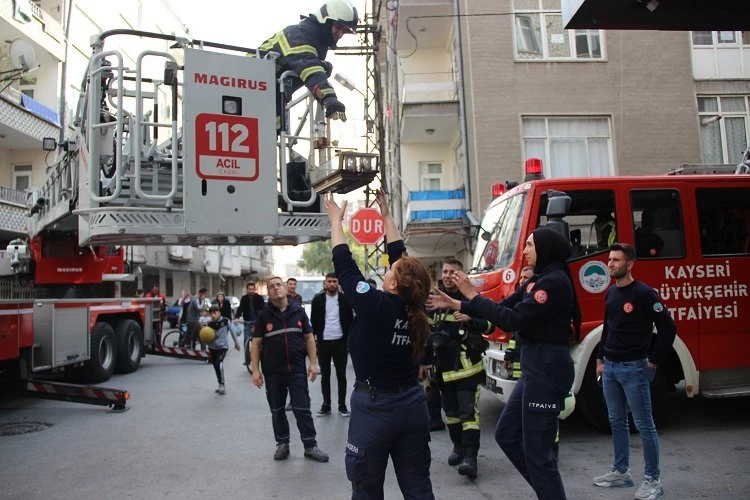 Kayseri itfaiyesinden canlılara kurtarma operasyonu