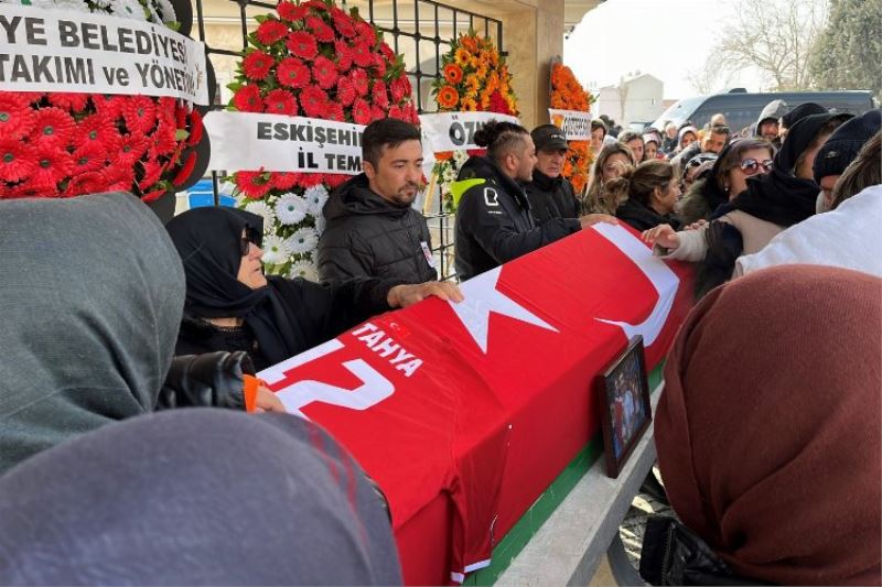 Hentbolda depremde acı kayıp... Kütahya ailesi son yolculuğuna uğurlandı