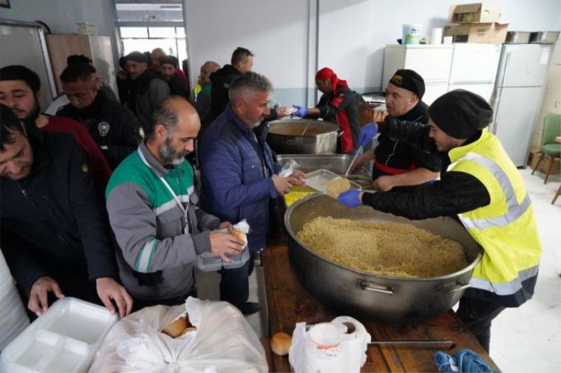 Çayırova, Defne’de yaraları sarıyor