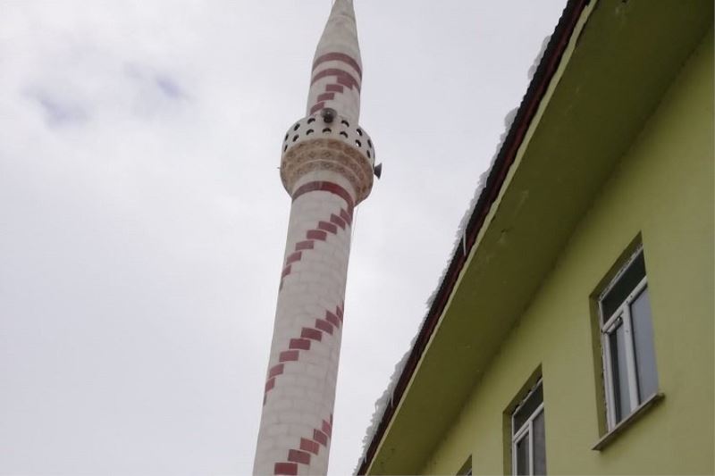 Kayseri Büyükşehir ağır hasarlı camiyi sorunsuz yıktı