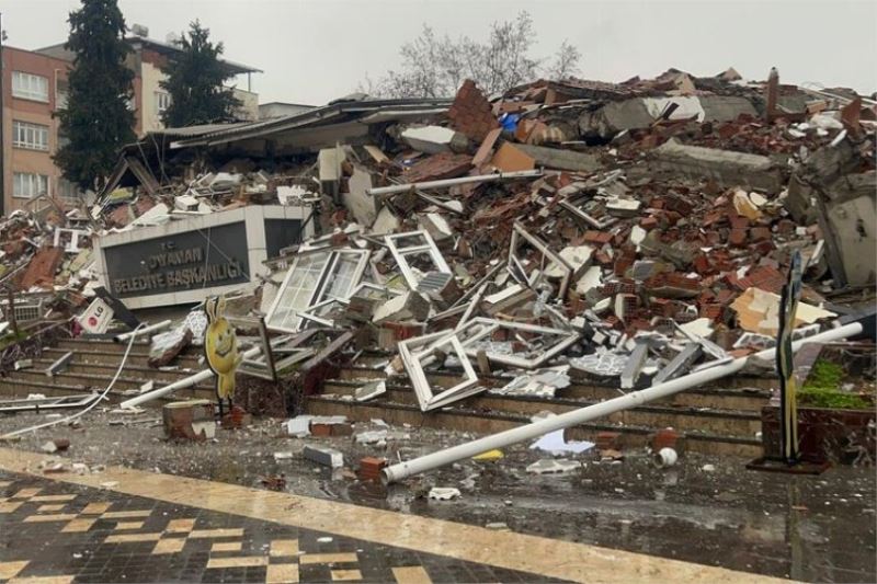 Adıyaman depremlerle yerle bir! Kurtarma ekipleri yetişemiyor