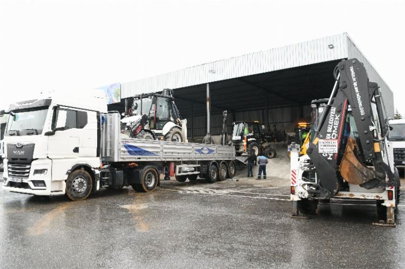 Çayırova’dan deprem bölgesine 5 iş makinesi