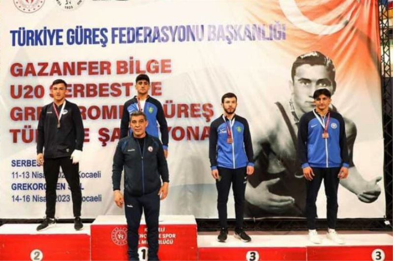 Sakaryalı güreşçiler Türkiye Şampiyonası