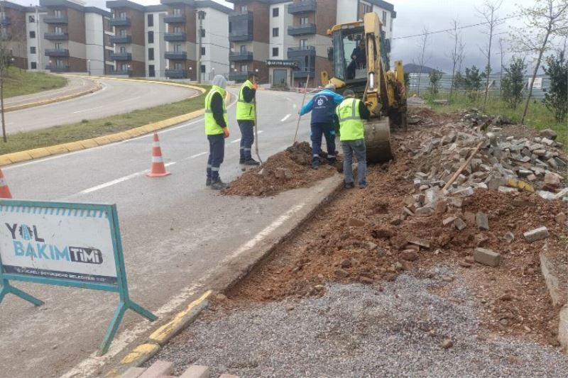 Yol Bakım Timi bozuk yol bırakmıyor