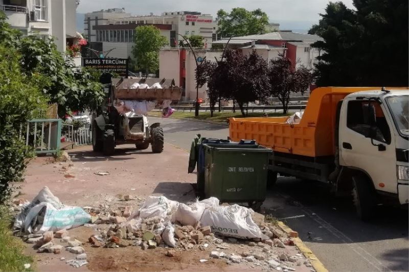 İki günde 2 bin tondan fazla çöp toplandı