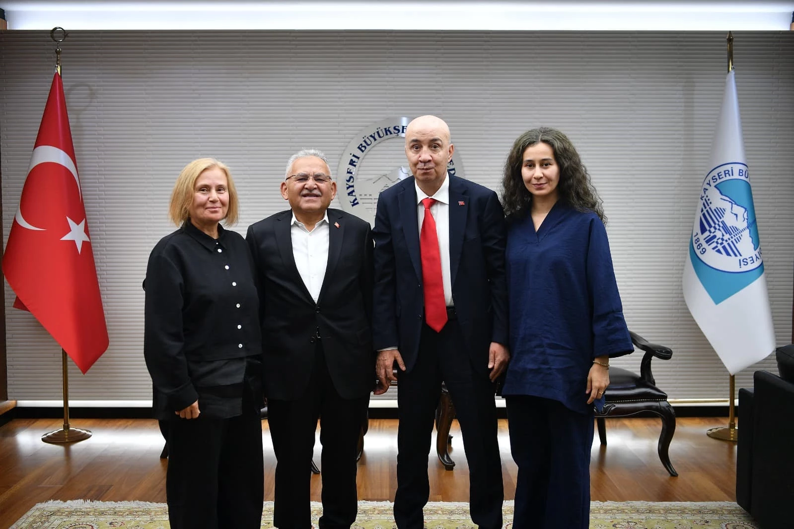 Başkan Büyükkılıç, Cumhurbaşkanı Başdanışmanı Aslan’ı makamında ağırladı