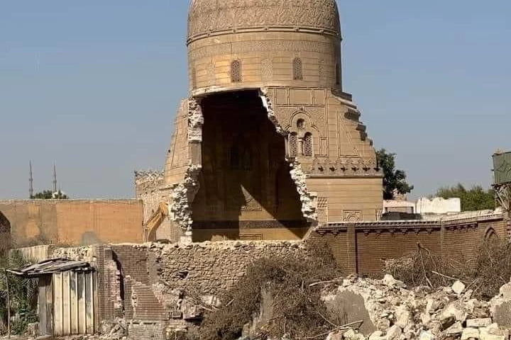 Mısır’da Osmanlı mirası türbe otoyol için yıkıldı 