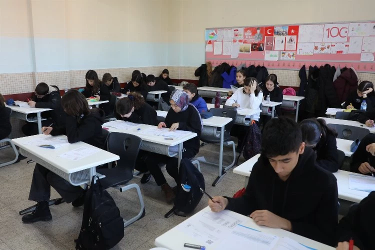 Konya Büyükşehir öğrencileri LGS ve TYT