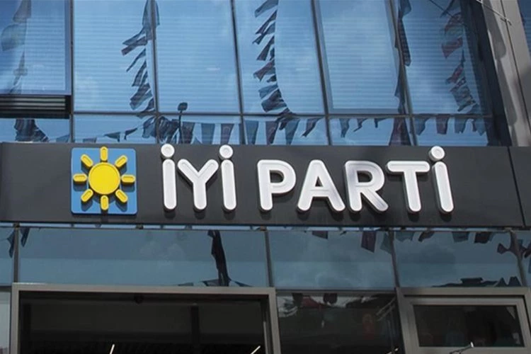 İYİ Parti, 6 ilçede nöbet değişimi yaptı