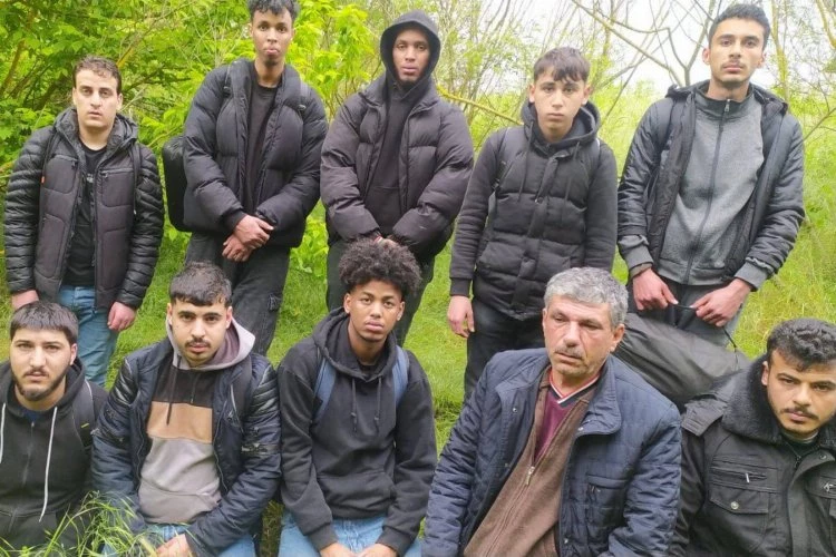 Edirne’de 33 göçmen ve bir organizatör yakalandı